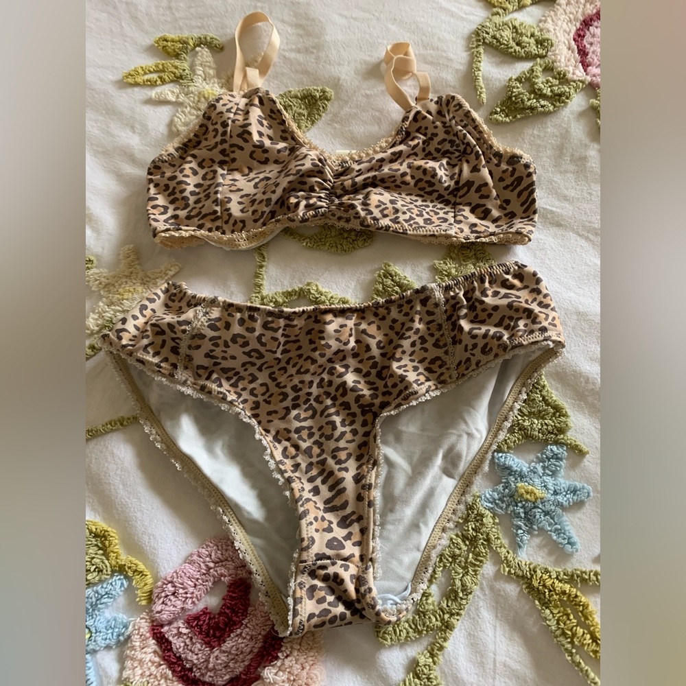 Spell and the gypsy bra and panties size medium, excellent condition